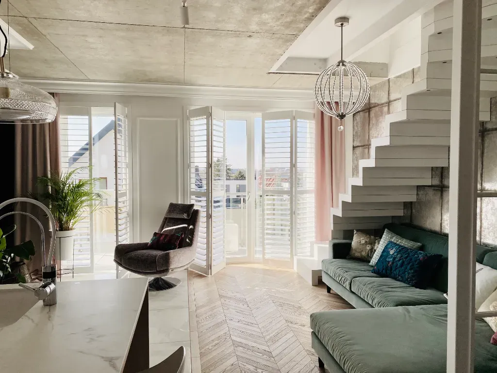 Shutters czy tradycyjne rolety