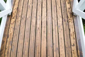 Jak prawidłowo montować deski tarasowe